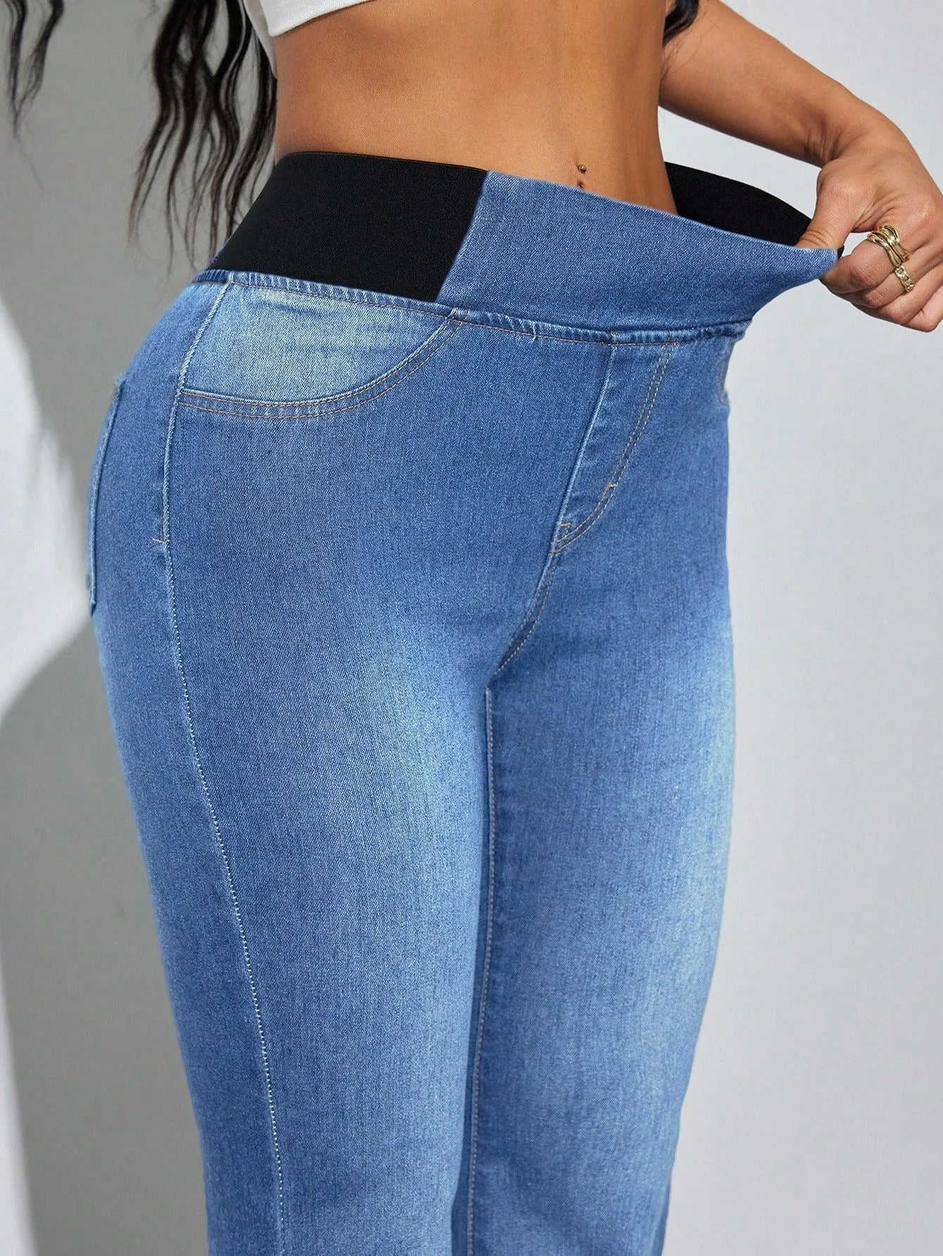 Julie – Jean Flare Sculptant à Taille Élastique