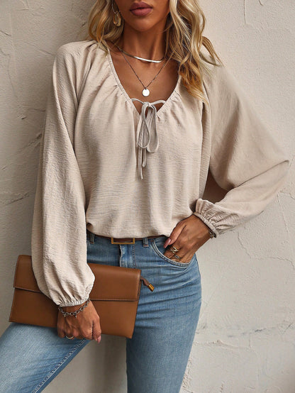 Léonie - Blouse Fluide à Encolure Lacée et Manches Bouffantes