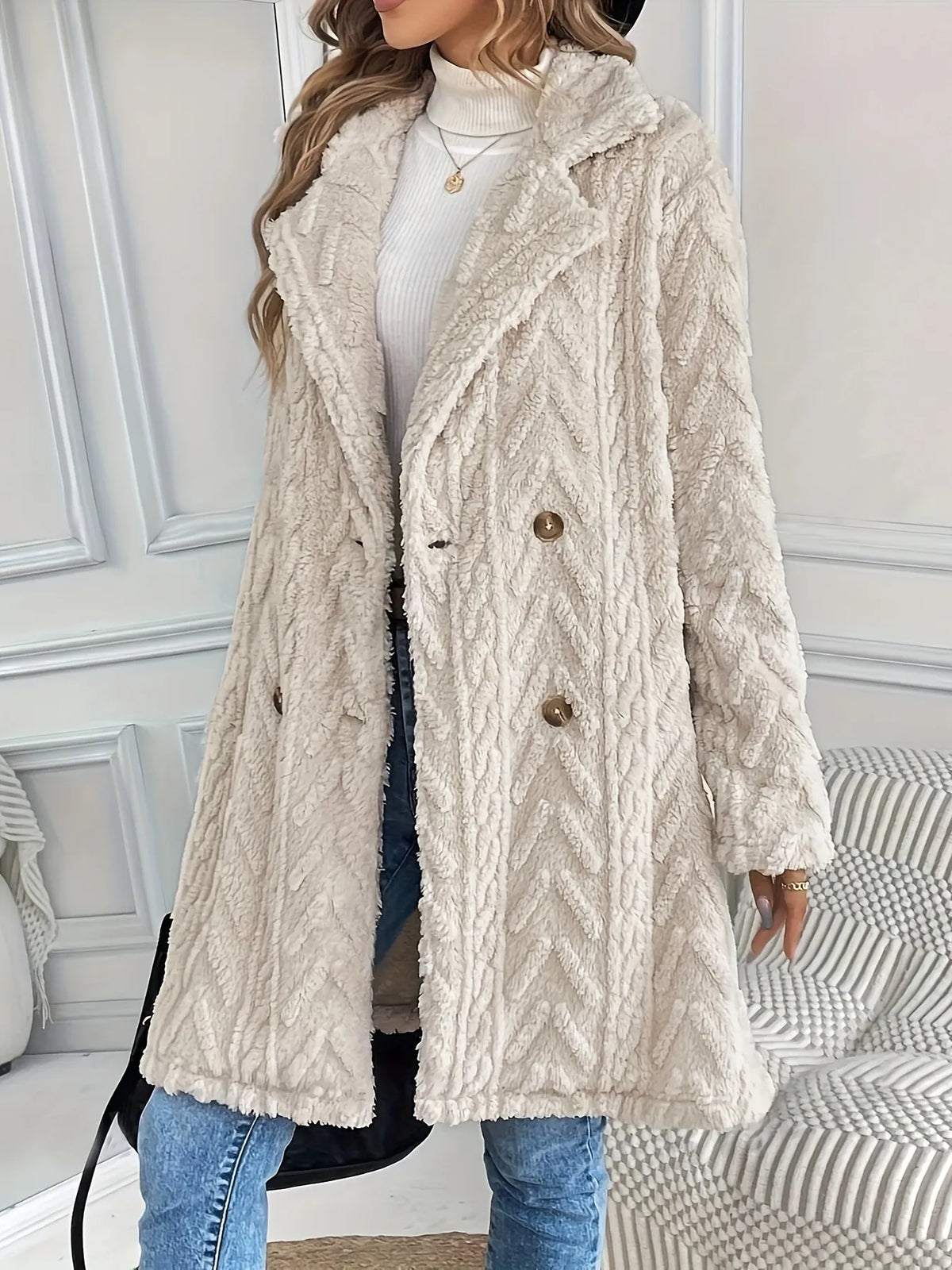 Manteau Mi-Long Douillet à Effet Torsadé