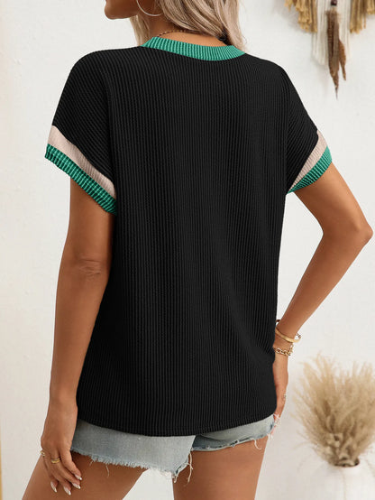 Zoé – T-shirt Texturé Color-Block avec Coutures Apparentes