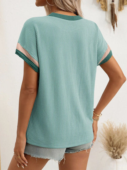 Zoé – T-shirt Texturé Color-Block avec Coutures Apparentes
