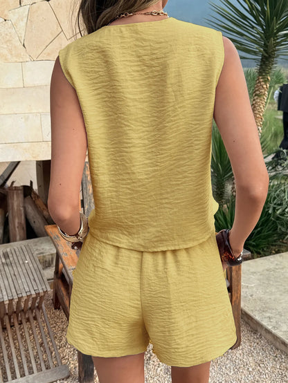 Élodie – Ensemble Gilet sans Manches et Short Brodé