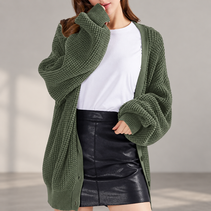 Gilet mi-long vert kaki porté de face
